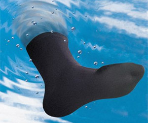 socks keep water out while working in snow or water sports
