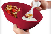cereal bowl with separate partitions for cereal and milk