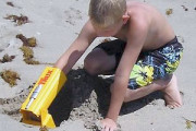 Handrulic Power Grip to dig beach sand easily