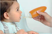 Baby Food Dispenser for feeding solid food without mess