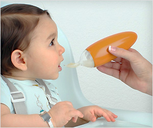Baby Food Dispenser for feeding solid food without mess