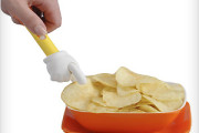 Potato Chips eating hand fingers tool