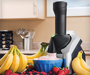 make soft ice cream from bananas and fruits