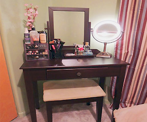 dark wood vanity set for small room with little space